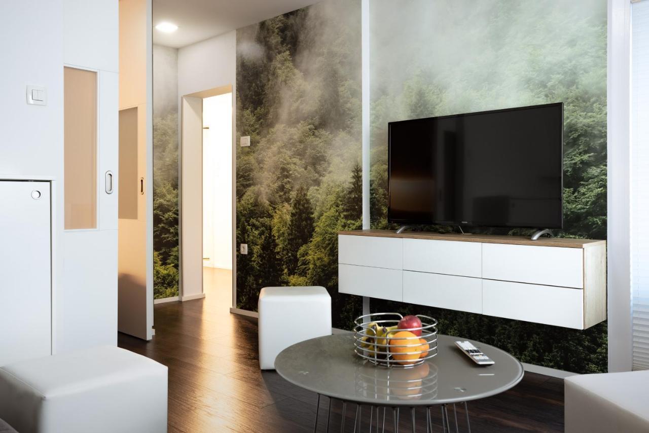 Elegant 1-bedroom Near Hill Forest Apartment Ljubljana